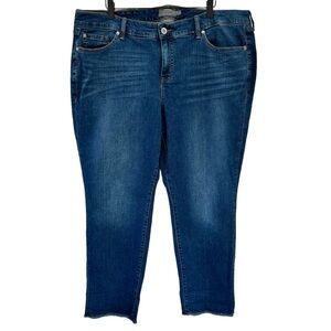 TORRID Crop Boyfriend Vintage Stretch Blue Jeans 20